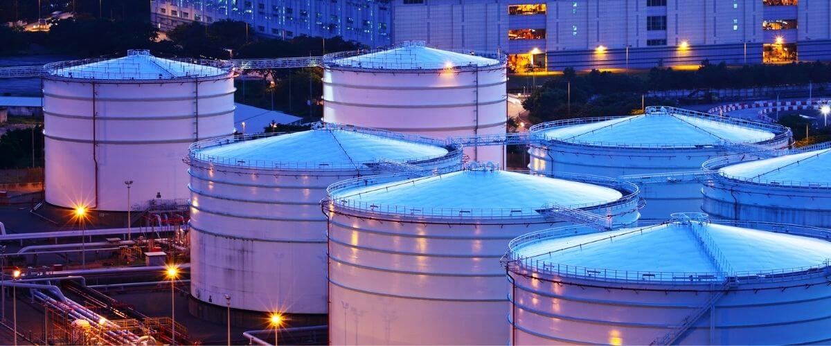 Industrial Oil Storage Tanks