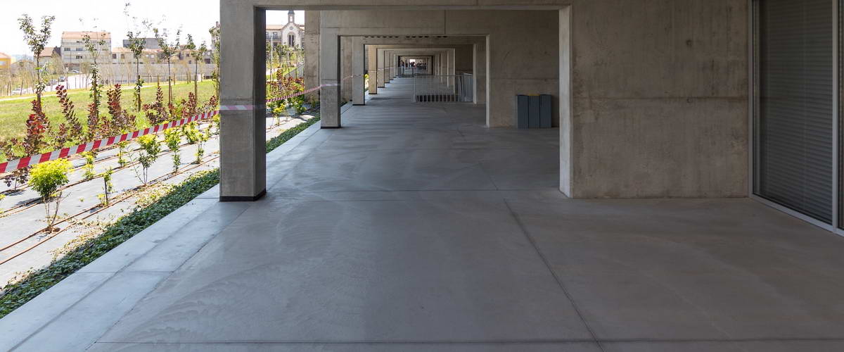 Durability And Longevity Of Concrete Flooring In High-Traffic Commercial Spaces